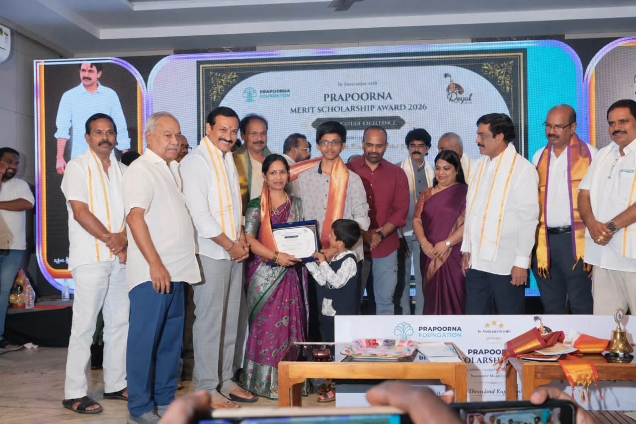 Recognising students at the Prapoorna Merit Scholarship Awards.