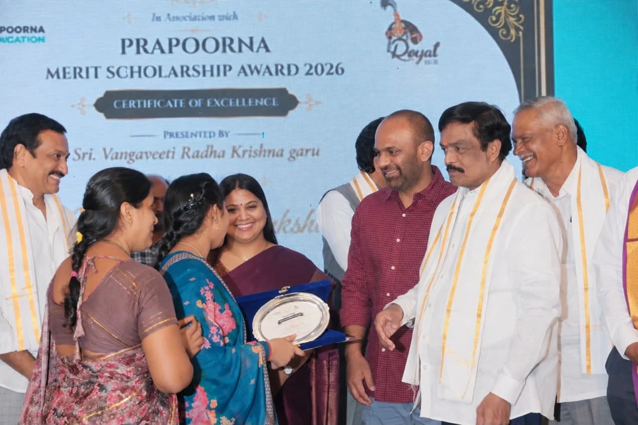 A moment of recognition with family and Foundation representatives.